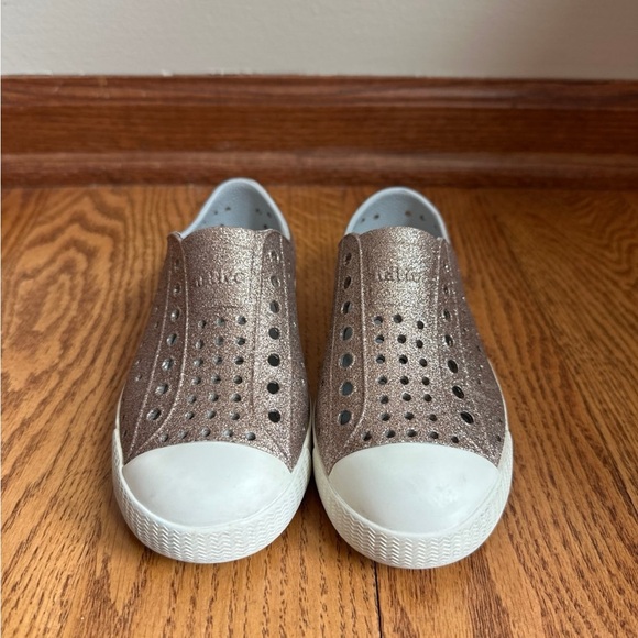 Native Shoes Girls Size C11 Glitter - Picture 2 of 6